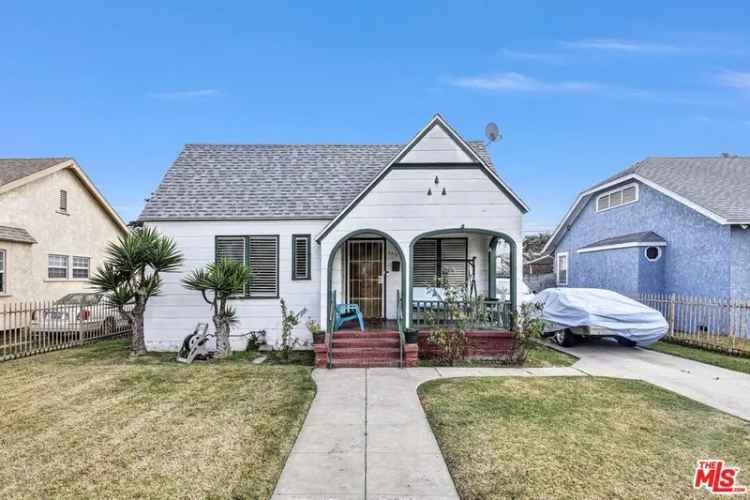 Single-family house For Sale in 4918, 6th Avenue, Los Angeles, California