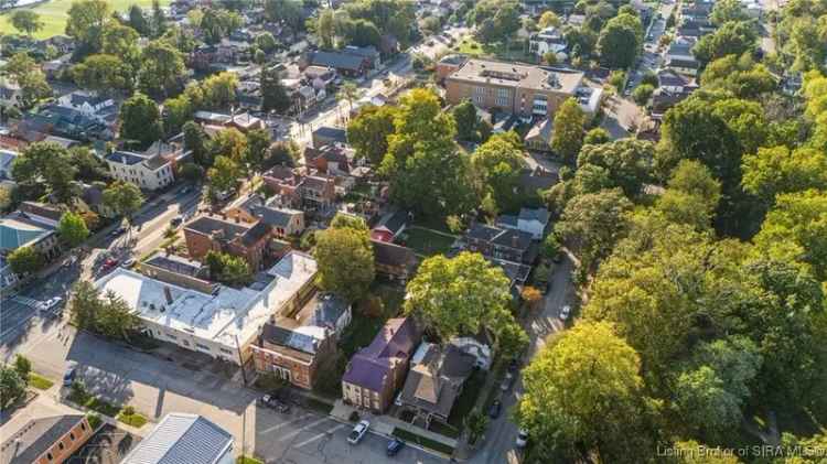 Single-family house For Sale in 427, Vine Street, Madison, Indiana