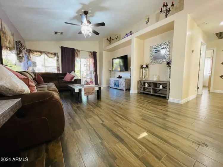 Single-family house For Sale in 15428, West Mauna Loa Lane, Surprise, Arizona