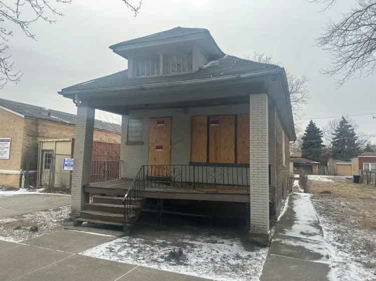 Single-family house For Sale in 6840, South Indiana Avenue, Chicago, Illinois