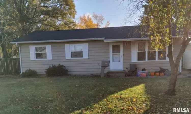 Single-family house For Sale in 1445, Nelms Avenue, Centralia, Illinois