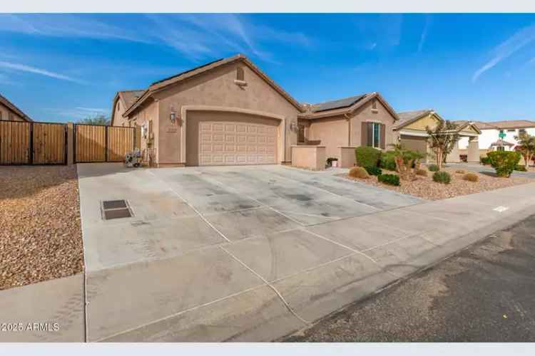 Single-family house For Sale in 19778, West Lincoln Street, Buckeye, Arizona