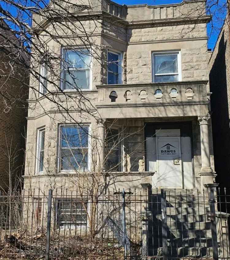 Multi-family house For Sale in 3936, West Congress Parkway, Chicago, Illinois