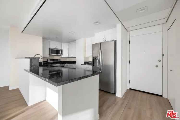 Condo For Sale in 2160, Century Park East, Los Angeles, California