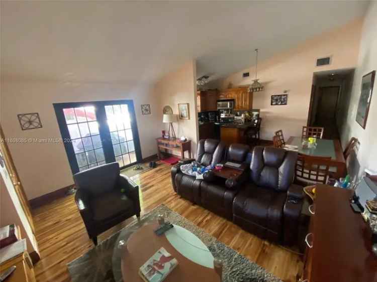 Single-family house For Sale in 1632, Southwest 19th Terrace, Miami, Florida