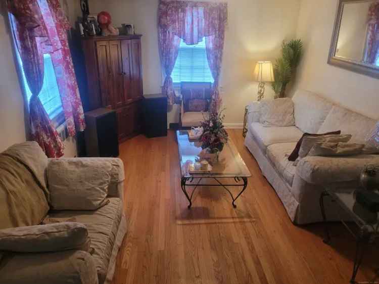 Single-family house For Sale in 7, Barraclough Avenue, Hamden, Connecticut