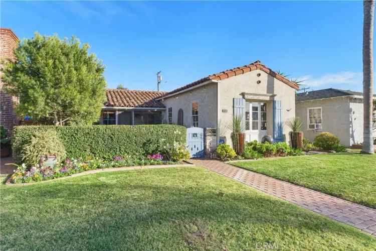 Single-family house For Sale in Long Beach, California