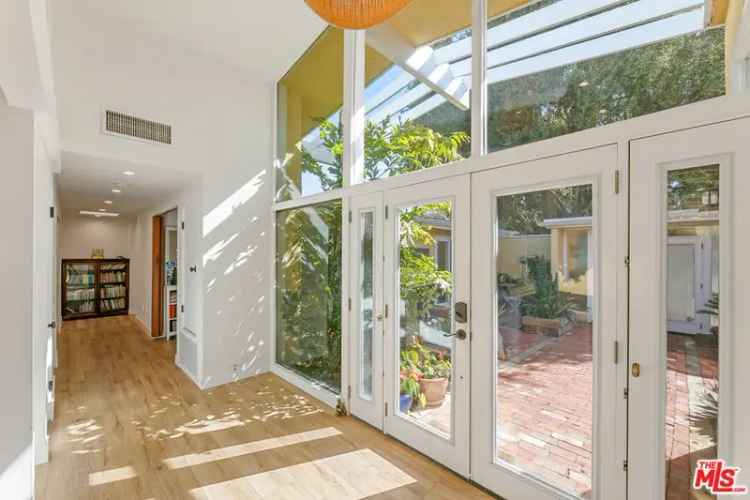 Single-family house For Sale in 6308, Paseo Canyon Drive, Malibu, California