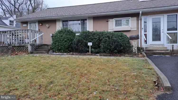 Single-family house For Sale in 2454, Brookdale Avenue, Abington Township, Pennsylvania