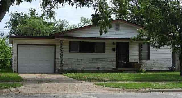 Multi-family house For Sale in 2649, Marshall Street, Abilene, Texas