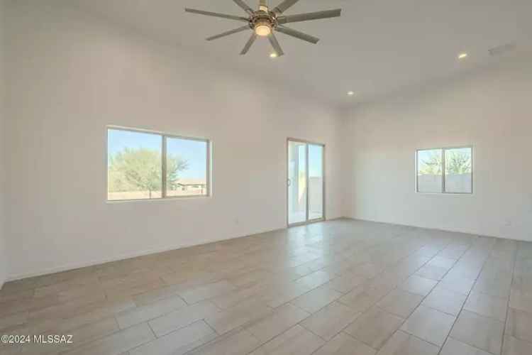 Single-family house For Sale in Corona de Tucson, Arizona