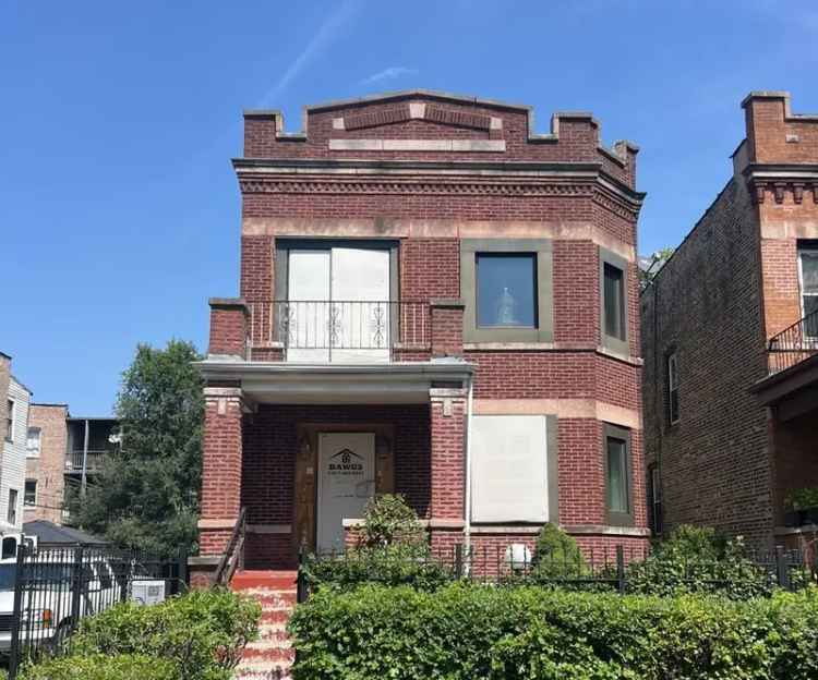 Multi-family house For Sale in 3716, West Ferdinand Street, Chicago, Illinois