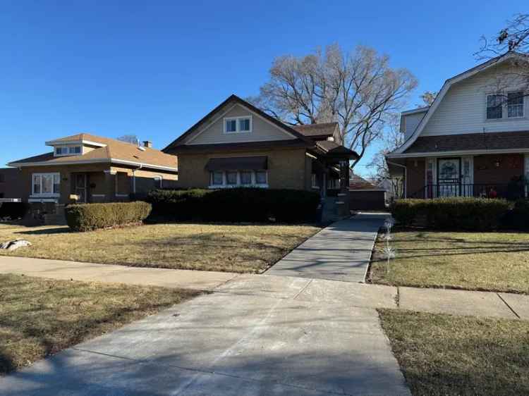 Single-family house For Sale in 1605, South 10th Avenue, Maywood, Illinois