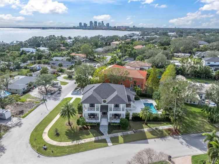 Single-family house For Sale in 200, Cordova Boulevard Northeast, Saint Petersburg, Florida