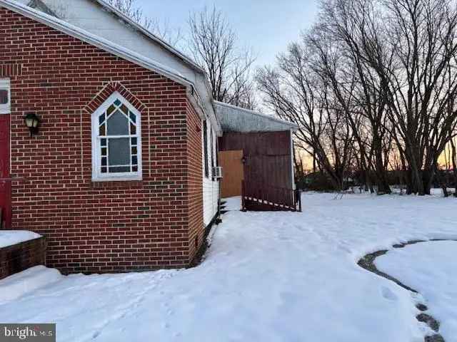 Single-family house For Sale in 133, West Mispillion Street, Harrington, Delaware