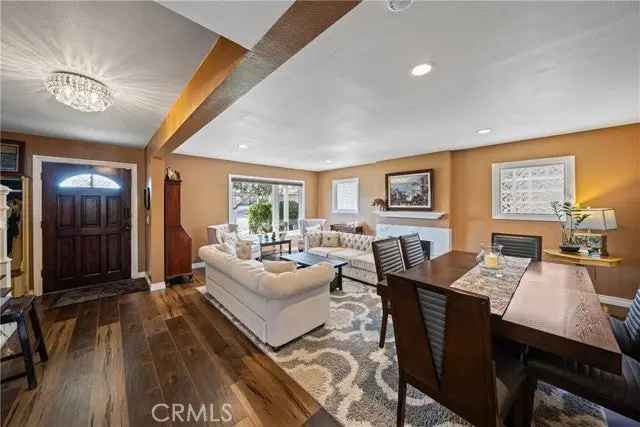 Single-family house For Sale in 8391, Castilian Drive, Huntington Beach, California