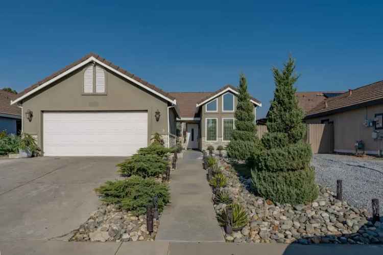 Single-family house For Sale in Elk Grove, California