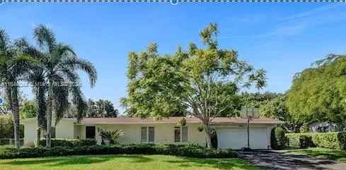 Single-family house For Sale in 8490, Southwest 107th Street, Kendall, Florida