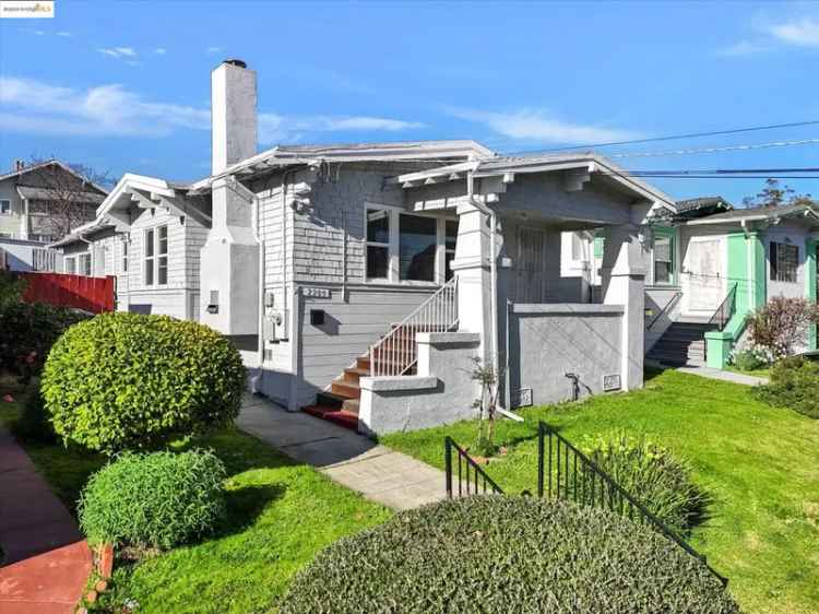 Single-family house For Sale in 2209, High Street, Oakland, California