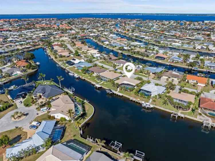 Single-family house For Sale in 2199, El Cerito Court, Punta Gorda, Florida