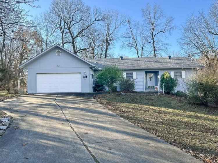 Single-family house For Sale in 4, Skeinah Circle, Cherokee Village, Arkansas