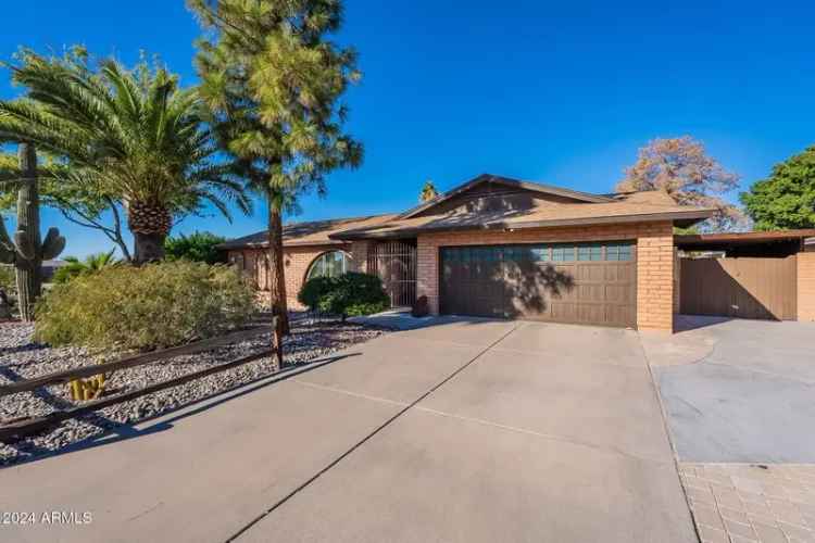 Single-family house For Sale in 5250, West Harmont Drive, Glendale, Arizona