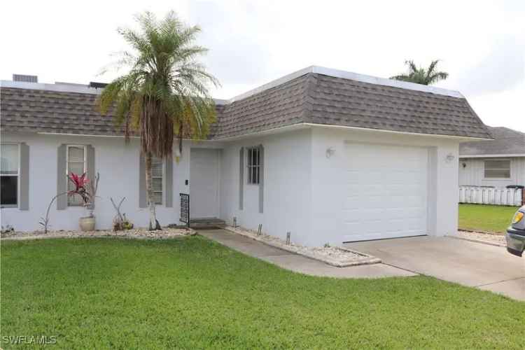 Single-family house For Sale in Fort Myers Shores, Florida