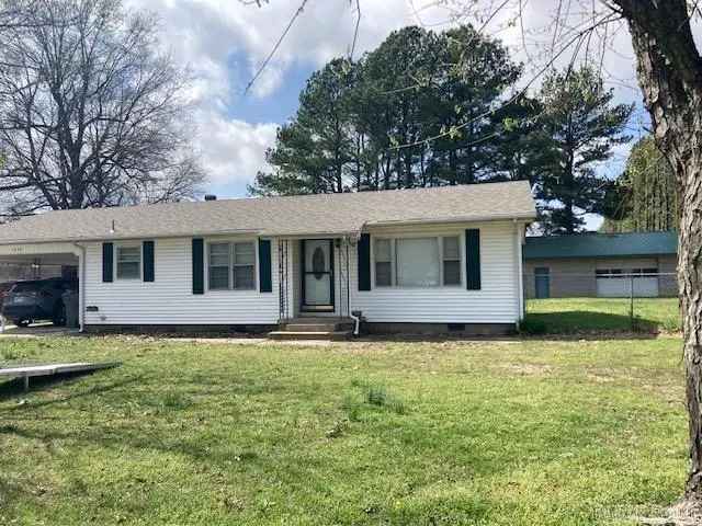 Single-family house For Sale in 1610, Rector Road, Paragould, Arkansas