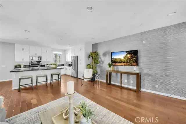 Condo For Sale in Irvine, California