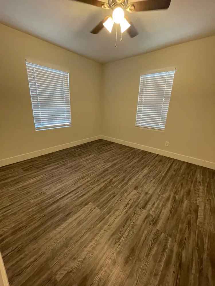 2 Bedroom Apartment with Den - Updated Unit