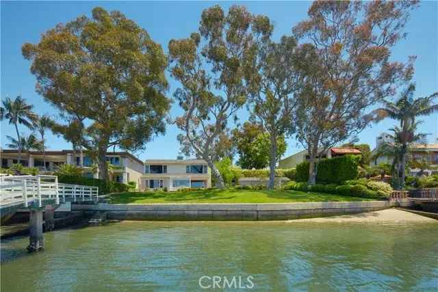 Single-family house For Sale in 21, Harbor Island Road, Newport Beach, California