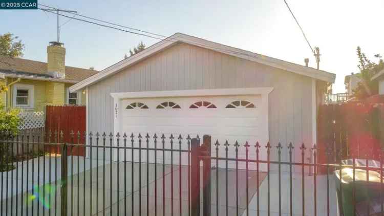 Single-family house For Sale in 3021, Kansas Street, Oakland, California