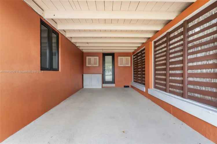 Single-family house For Sale in Pompano Beach, Florida