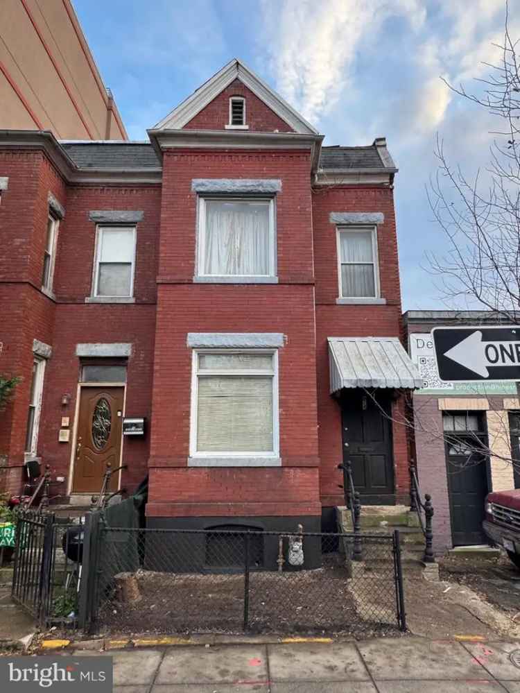 House For Sale in 914, W Street Northwest, Washington, District of Columbia