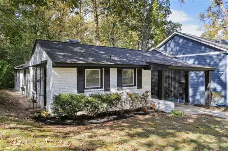 Single-family house For Sale in 1411, Boulevard Lorraine Southwest, Atlanta, Georgia