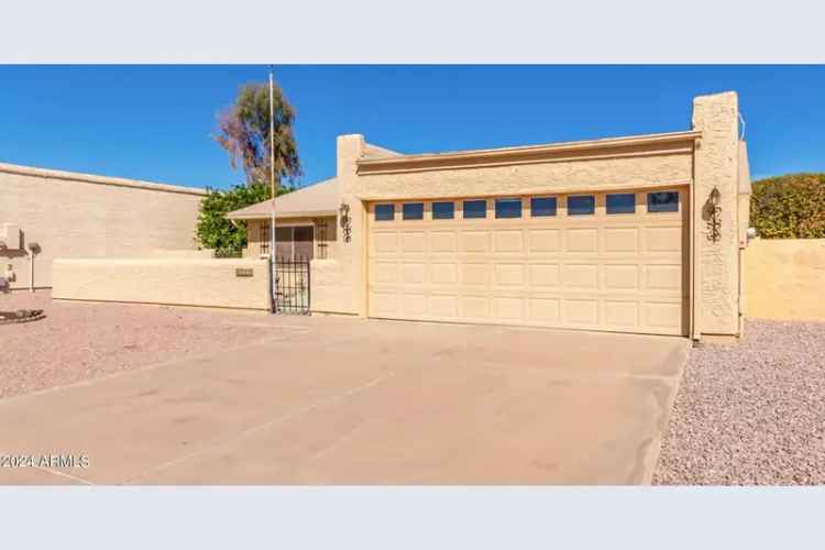 Single-family house For Sale in 9352, East Fairway Boulevard, Sun Lakes, Arizona