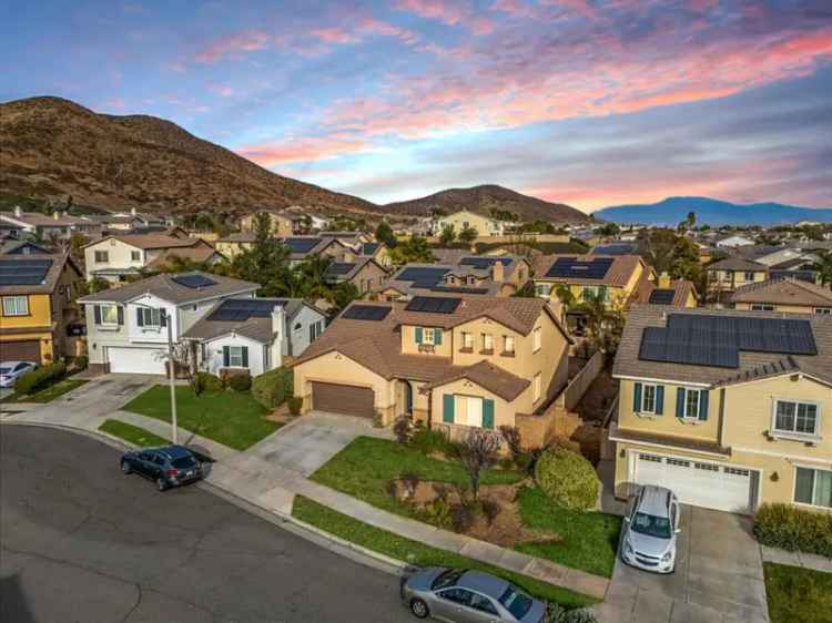 Single-family house For Sale in 34280, Lupine Court, Lake Elsinore, California