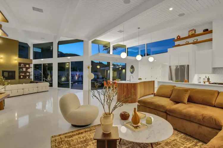 Single-family house For Sale in Palm Desert, California