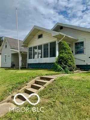 Single-family house For Sale in 1317, West Memorial Drive, Muncie, Indiana