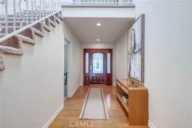 Single-family house For Sale in 5139, Bellaire Avenue, Los Angeles, California