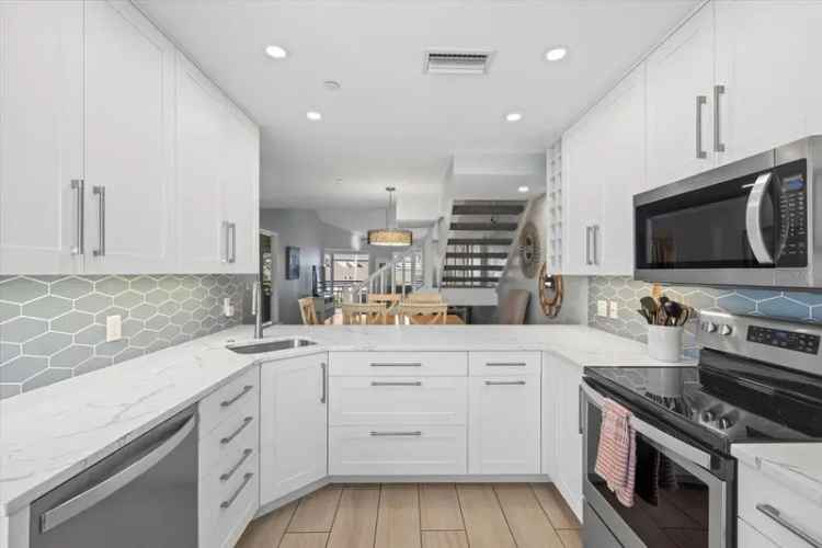 Condo For Sale in 1275, Siesta Bayside Drive, Siesta Key, Florida