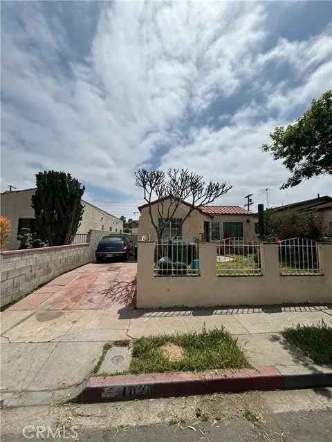 Single-family house For Sale in 1028, Alton Street, Los Angeles, California