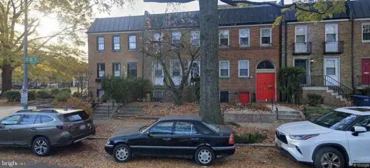 Multi-family house For Sale in 502, G Street Southwest, Washington, District of Columbia