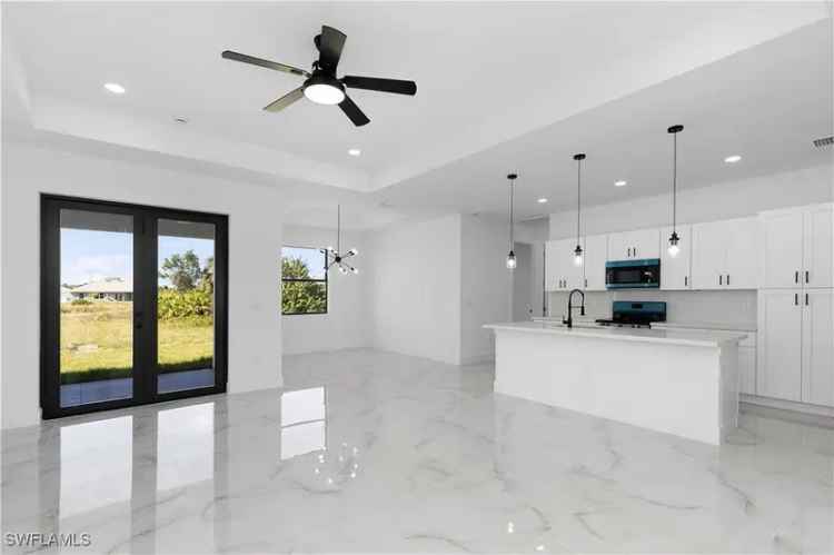 Single-family house For Sale in Florida