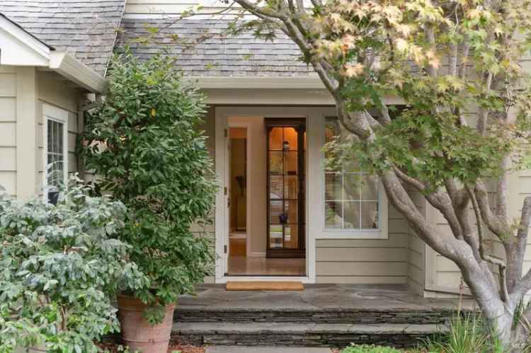 Single-family house For Sale in 10, Saint Francis Circle, Napa, California