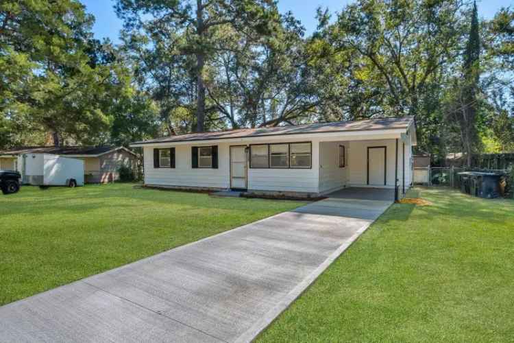 Single-family house For Sale in 3711, Shoreline Drive, Tallahassee, Florida