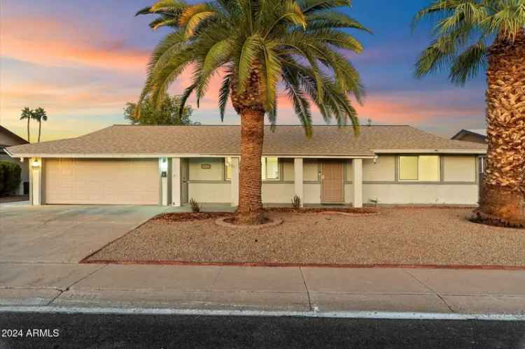 Single-family house For Sale in 10452, West Meade Drive, Sun City, Arizona