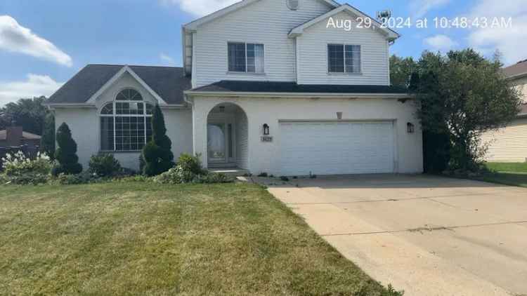 Single-family house For Sale in Merrillville, Indiana