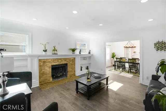 Single-family house For Sale in 5737, 5th Avenue, Los Angeles, California