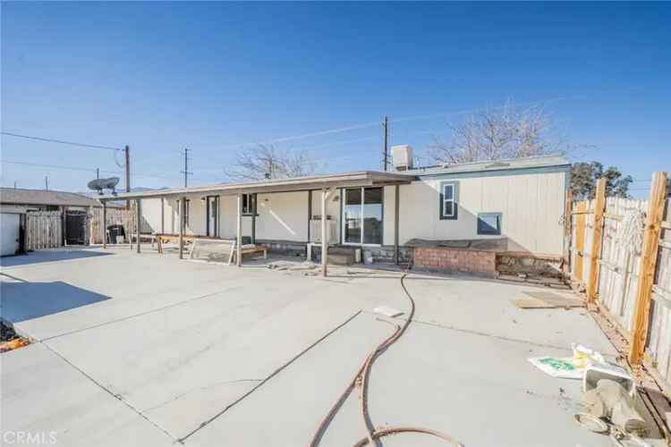 Single-family house For Sale in 11711, Johnson Road, Phelan, California